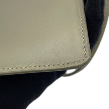 将图像加载到图库查看器中，CELINE phone pouch Gray Leather
