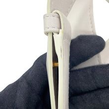 将图像加载到图库查看器中，Bottega Veneta The Point Triangle 2WAY Bag White Nylon Leather Size Medium
