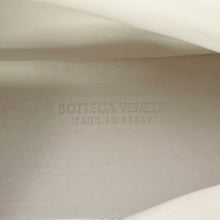 将图像加载到图库查看器中，Bottega Veneta The Point Triangle 2WAY Bag White Nylon Leather Size Medium
