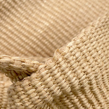 将图像加载到图库查看器中，JIMMY CHOO Beach Tote Beige Raffia
