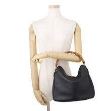 将图像加载到图库查看器中，GUCCI Diana Handbag Black/Gray746124 Calf Leather Size Medium

