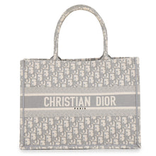 将图像加载到图库查看器中，Dior Oblique Book Tote Gray/EcruWhiteM1296ZRIW_M20I Canvas Size Medium
