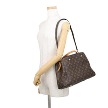 将图像加载到图库查看器中，LOUIS VUITTON Montaigne BrownM41056 Monogram Size MM
