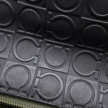 将图像加载到图库查看器中，Ferragamo Gancini Shoulder Bag BlackAQ-21 Leather
