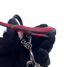 将图像加载到图库查看器中，JIMMY CHOO Bag Charm Red/Black Leather
