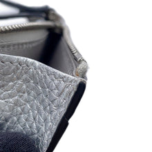 将图像加载到图库查看器中，Valentino Garavani Studded Coin Purse Silver Leather
