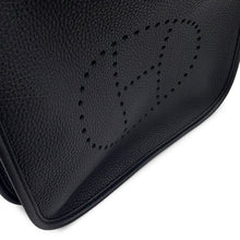 将图像加载到图库查看器中，HERMES Evelyne 3 Black Taurillon Clemence Size PM
