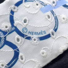 Load image into Gallery viewer, HERMES Twilly DO RE BOUCLES Broderis Anglaise Blue/Blanc/Marine Silk100%
