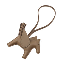 将图像加载到图库查看器中，HERMES Rodeo Pegasus Etoupe Lambskin Swift Leather Size PM
