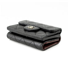 将图像加载到图库查看器中，CHANEL Tri-fold Wallet Matelasse CC Logo Classic Small Flap Wallet Caviar Leather BlackAP0230 Caviar Leather
