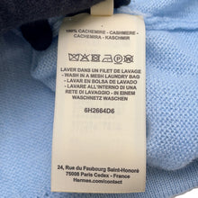 将图像加载到图库查看器中，HERMES Sleeveless knit top with "Lancegne du Sellier" motif. Size 40 Light BlueH6H2664D60234 Cashmere
