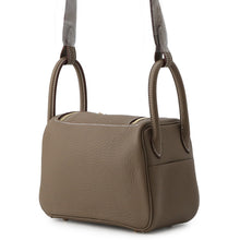 将图像加载到图库查看器中，HERMES Lindy Etoupe Taurillon Clemence Size Mini
