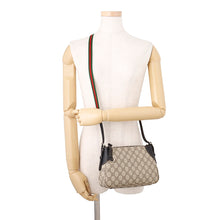 将图像加载到图库查看器中，GUCCI GG Emblem GG Supreme Shoulder Bag Beige/Black815218 GG Supreme Leather
