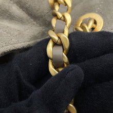 将图像加载到图库查看器中，CHANEL CHANEL25 ChainShoulder Bag GrayAS5293 suede Size Small
