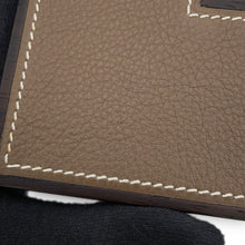 将图像加载到图库查看器中，HERMES Tissue Case Playard GM Etoupe/Brown Mahogany TaurillonH Size GM

