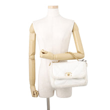 将图像加载到图库查看器中，CHANEL CHANEL19 ChainShoulder Bag WhiteAS1160 Lambskin Shearling
