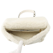 将图像加载到图库查看器中，CHANEL CHANEL19 ChainShoulder Bag WhiteAS1160 Lambskin Shearling
