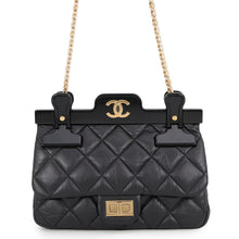 将图像加载到图库查看器中，CHANEL 2.55 Reissue Hanger Shoulder Bag 2016 Limited Edition Shoulder Bag 2016 Limited Edition Black Lambskin Size Small
