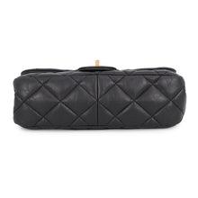 将图像加载到图库查看器中，CHANEL 2.55 Reissue Hanger Shoulder Bag 2016 Limited Edition Shoulder Bag 2016 Limited Edition Black Lambskin Size Small
