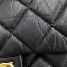 将图像加载到图库查看器中，CHANEL 2.55 Reissue Hanger Shoulder Bag 2016 Limited Edition Shoulder Bag 2016 Limited Edition Black Lambskin Size Small
