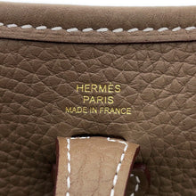 Load image into Gallery viewer, HERMES Evelyne Amazon Short Sangle Caval Etoupe Taurillon Clemence Size TPM
