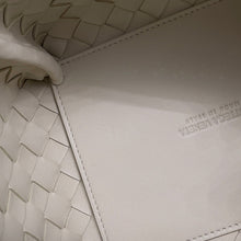 将图像加载到图库查看器中，Bottega Veneta INTRECCIATO Parachute Bag Chain Shoulder White817175 Lambskin Size Small
