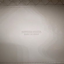 将图像加载到图库查看器中，Bottega Veneta INTRECCIATO Parachute Bag Chain Shoulder White817175 Lambskin Size Small
