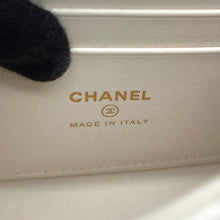 将图像加载到图库查看器中，CHANEL Matelasse Coco Handle 2WAYHandbag WhiteAP4244 Caviar Leather Size Mini mini
