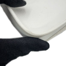 将图像加载到图库查看器中，HERMES Vespa White Epsom Size TPM

