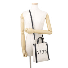 将图像加载到图库查看器中，Valentino Garavani VLTN logo 2WAYBag Beige/Black Canvas Leather
