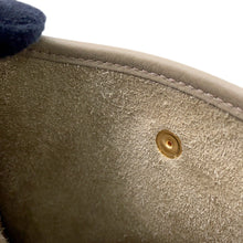 Load image into Gallery viewer, HERMES Evelyne Long Beige Marfa Taurillon Clemence Size TPM

