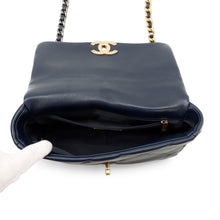 将图像加载到图库查看器中，CHANEL CHANEL 19 ChainShoulder NavyAS1160 Lambskin
