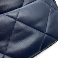 将图像加载到图库查看器中，CHANEL CHANEL 19 ChainShoulder NavyAS1160 Lambskin
