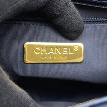 将图像加载到图库查看器中，CHANEL CHANEL 19 ChainShoulder NavyAS1160 Lambskin

