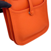 将图像加载到图库查看器中，HERMES Evelyne3 Tangerine Taurillon Clemence Size 23
