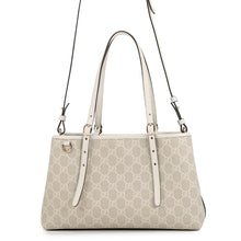 将图像加载到图库查看器中，GUCCI GG Emblem 2-Way Handbag White/Beige815214 FAD6L 9641 GG Emblem Leather Size Medium
