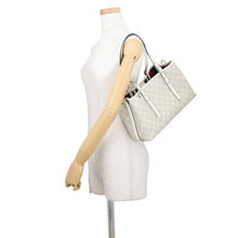 将图像加载到图库查看器中，GUCCI GG Emblem 2-Way Handbag White/Beige815214 FAD6L 9641 GG Emblem Leather Size Medium
