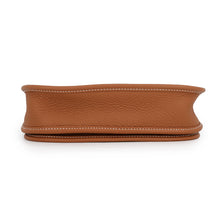 将图像加载到图库查看器中，HERMES Evelyne Gold Taurillon Clemence Size 23
