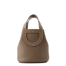 将图像加载到图库查看器中，HERMES In the loop Etoupe Taurillon Clemence Swift Leather Size 18
