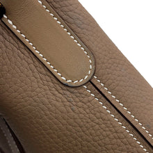 将图像加载到图库查看器中，HERMES In the loop Etoupe Taurillon Clemence Swift Leather Size 18
