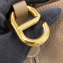 将图像加载到图库查看器中，HERMES In the loop Etoupe Taurillon Clemence Swift Leather Size 18
