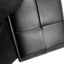 Load image into Gallery viewer, Bottega Veneta Maxi INTRECCIATO Badge Holder Black701460VCQC48425 Lambskin
