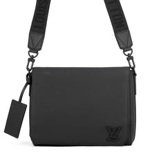 将图像加载到图库查看器中，LOUIS VUITTON takeoff messenger NoirM57080 Grain Leather

