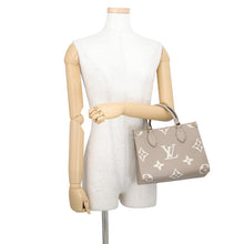 将图像加载到图库查看器中，LOUIS VUITTON Onthego Tourterelle claimM45779 Bicolor Monogram Empreinte Leather Monogram Giant Size PM
