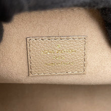 将图像加载到图库查看器中，LOUIS VUITTON Onthego Tourterelle claimM45779 Bicolor Monogram Empreinte Leather Monogram Giant Size PM
