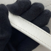 将图像加载到图库查看器中，CHANEL Stitch Pocket CCTote Bag WhiteAS5417 Caviar Leather
