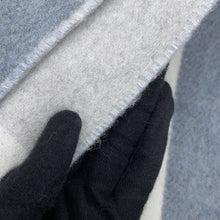 Load image into Gallery viewer, HERMES Plaid Jacquard "Tigre Altai 2" PearlH103725M 06 Wool90% Cashmere10%
