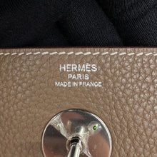 将图像加载到图库查看器中，HERMES Lindy Etoupe Taurillon Clemence Size 26
