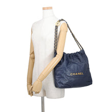 将图像加载到图库查看器中，CHANEL CHANEL22 ChainShoulder Bag NavyAS3260 Shiny Calf Leather Size Small
