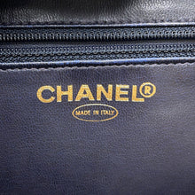 将图像加载到图库查看器中，CHANEL CC Logo 2-Way Vanity Bag BlueA07061 Denim
